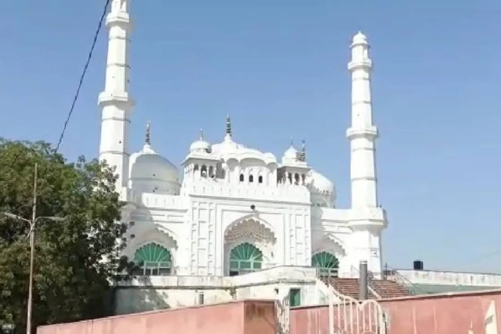 लक्ष्मण टीला वाली मस्जिद मामले में मुस्लिम पक्ष को कोर्ट का बड़ा झटका, सिविल कोर्ट ने माना यहां मंदिर था- हिंदू पक्ष